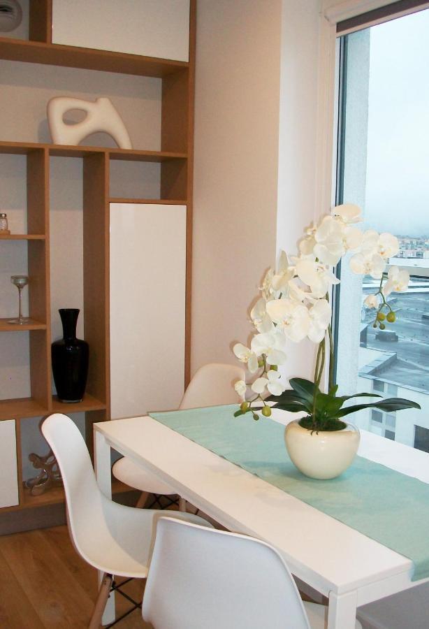 Aqua Apartments Sunset Reda Bagian luar foto